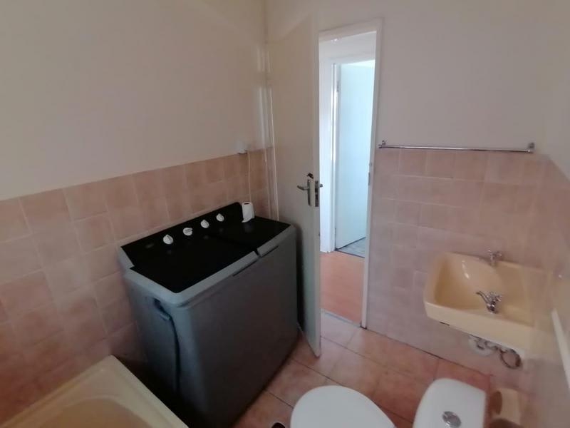 To Let 2 Bedroom Property for Rent in Pelikan Park Western Cape